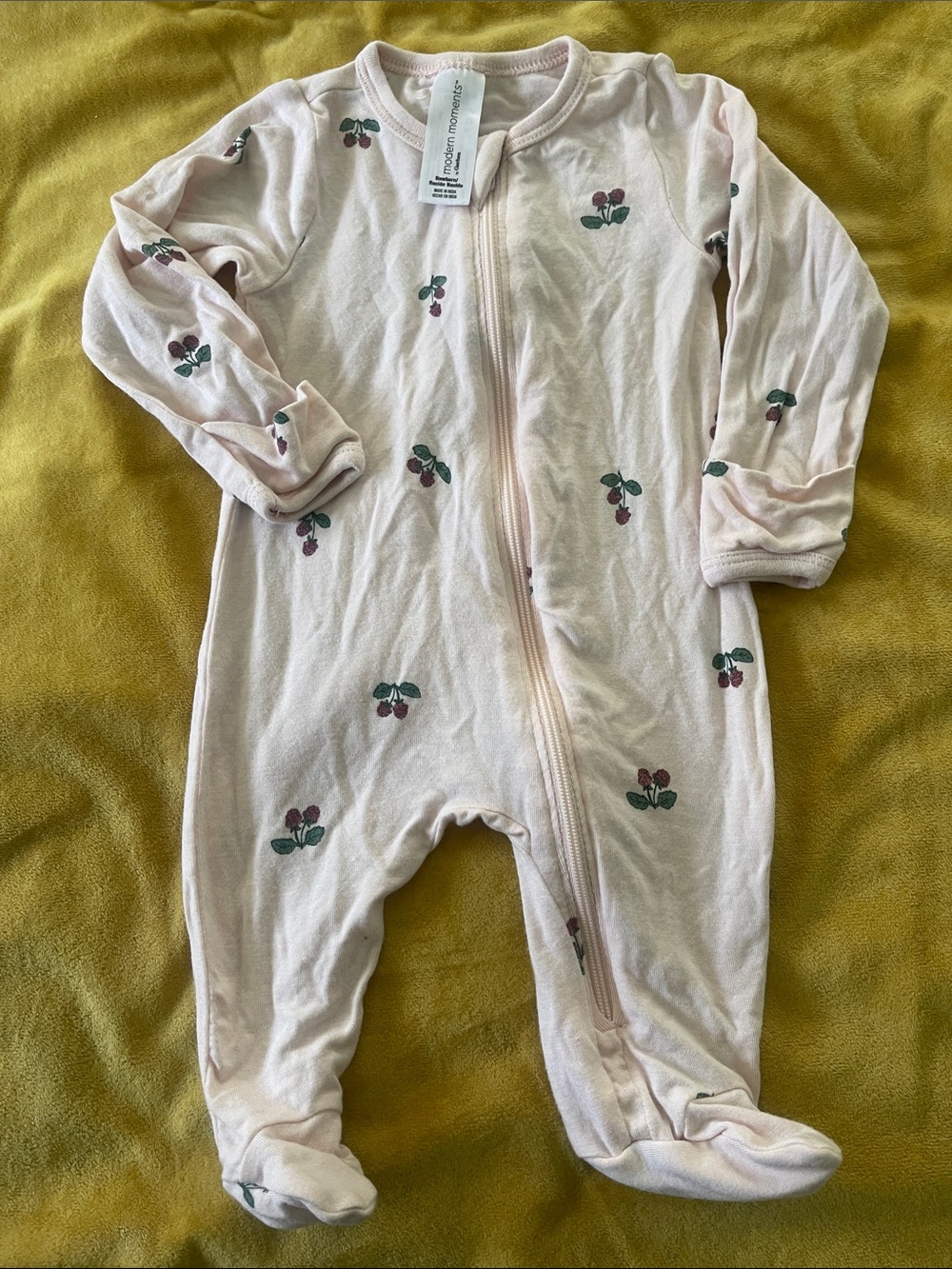 🌈 Gerber Modern Moments Baby Romper Sleeper Sz Newborn Raspberries Pink